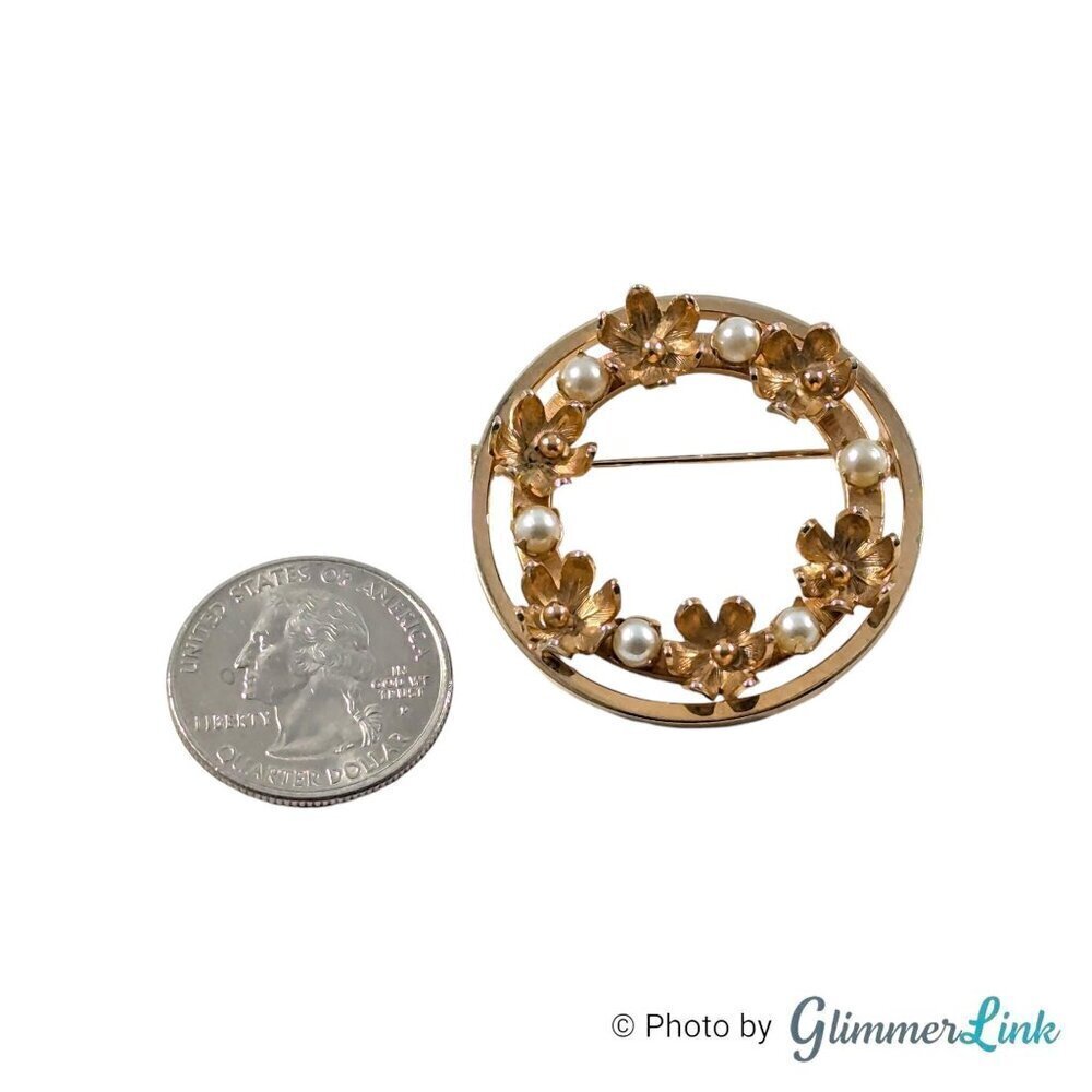 Vintage Giovanni Flower Faux Pearl Wreath Gold Tone Brooch Pin - Picture 4 of 7